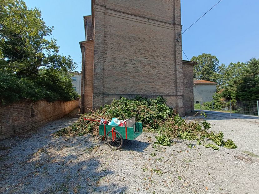 Busseto, ripulita l’area antistante l’antica chiesa di Santa Maria