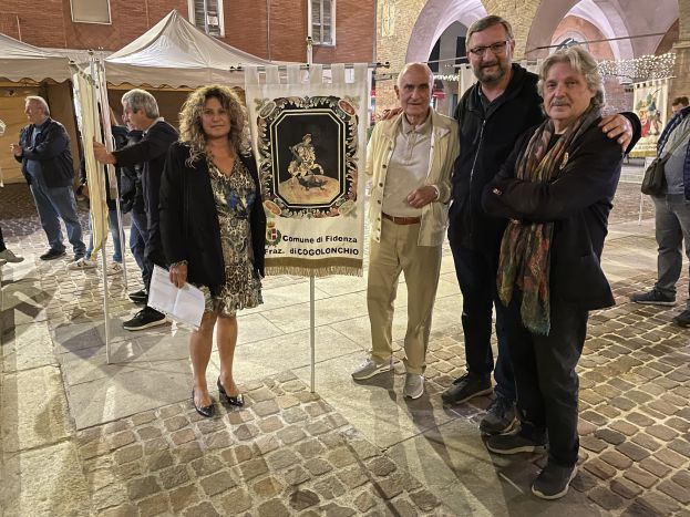Al corteo delle Luminarie sfila anche il pallio di Cogolonchio