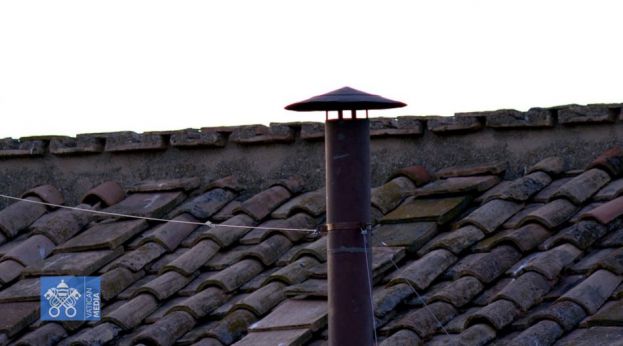 Conclave: secondo giorno di votazioni, fumata prevista alle 12.30