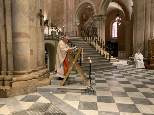La prima parola del Risorto: «Pace a voi!». Il messaggio del Vescovo Ovidio per la Pasqua 2022