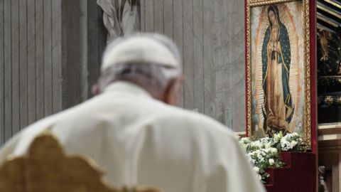 In preghiera per Papa Francesco