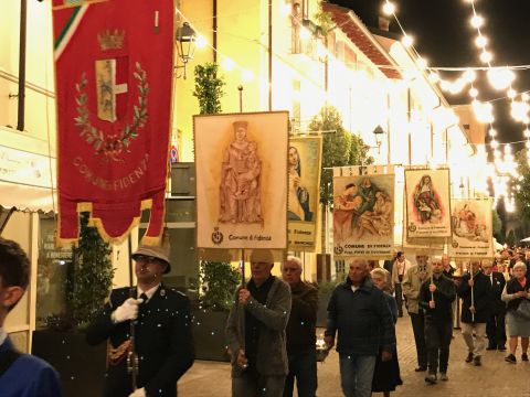 Celebrazioni in onore del patrono Donnino: il corteo delle luminarie